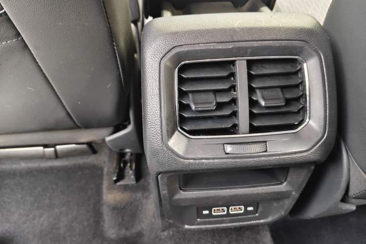 Used Volkswagen Tiguan L 2021 280TSI Automatic Two-Wheel Drive Smart Edition Interior 9