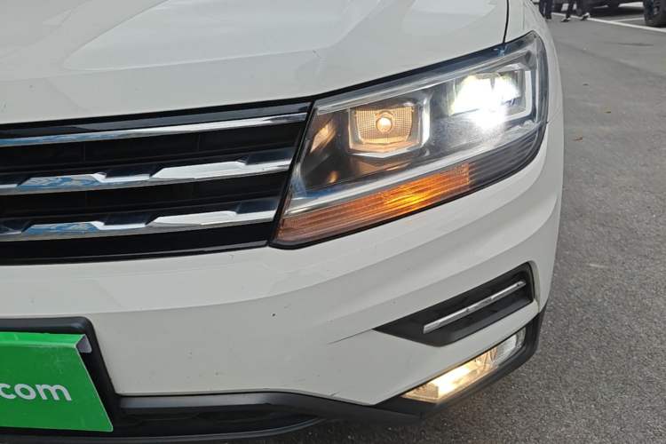 Used Volkswagen Tiguan L 2021 330TSI Automatic Two-Wheel Drive Smart Edition Left Front Headlight