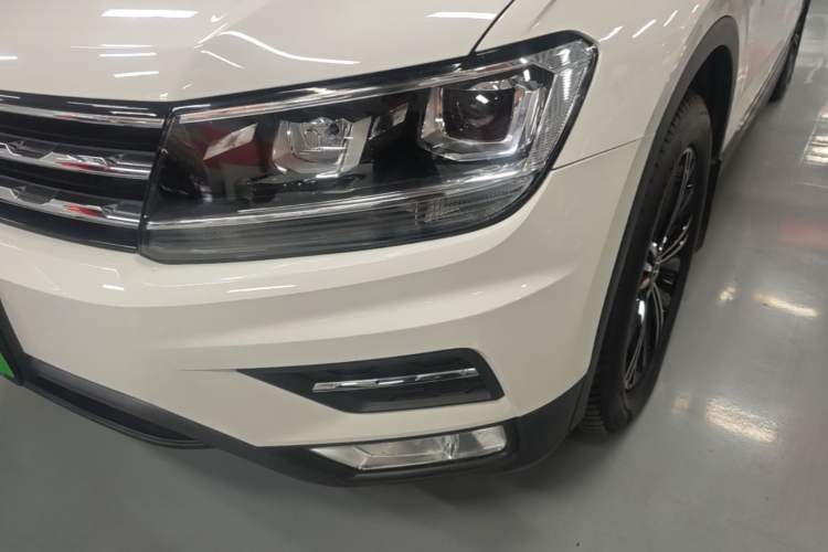 Used Volkswagen Tiguan L 2021 330TSI Automatic Two-Wheel Drive Smart Edition Left Front Headlight