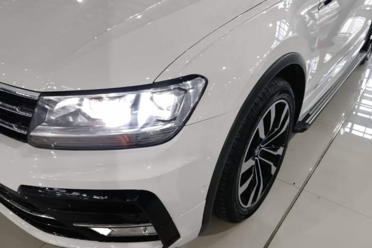 Used Volkswagen Tiguan L 2021 330TSI Automatic Two-Wheel Drive R-Line Enhanced Edition Left Front Headlight