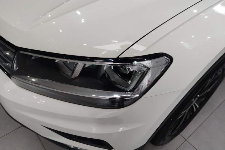 Used Volkswagen Tiguan L 2021 330TSI Automatic Two-Wheel Drive Comfort Edition Left Front Headlight