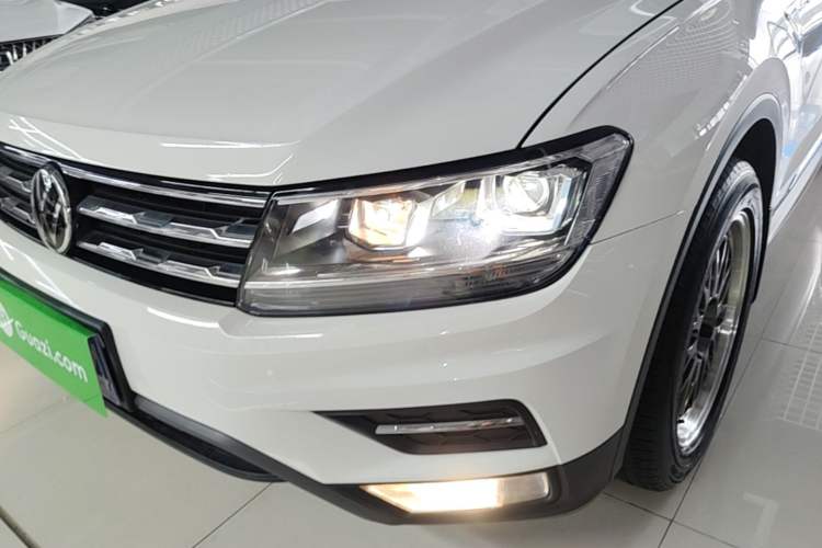 Used Volkswagen Tiguan L 2021 330TSI Automatic Two-Wheel Drive Smart Edition Left Front Headlight