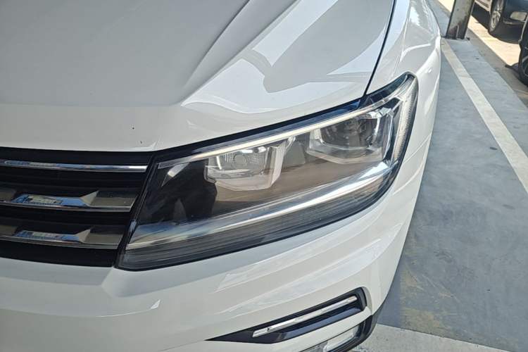 Used Volkswagen Tiguan L 2021 330TSI Automatic Two-Wheel Drive Smart Edition Left Front Headlight