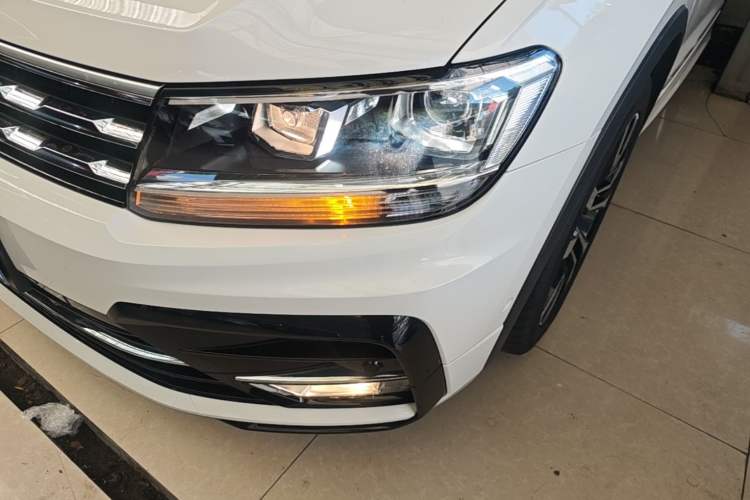 Used Volkswagen Tiguan L 2021 330TSI Automatic Two-Wheel Drive R-Line Enhanced Edition Left Front Headlight