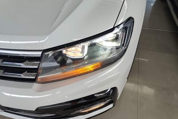 Used Volkswagen Tiguan L 2021 330TSI Automatic Two-Wheel Drive R-Line Enhanced Edition Left Front Headlight