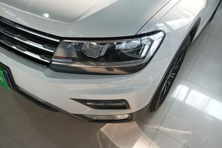 Used Volkswagen Tiguan L 2021 330TSI Automatic Two-Wheel Drive Smart Edition Left Front Headlight