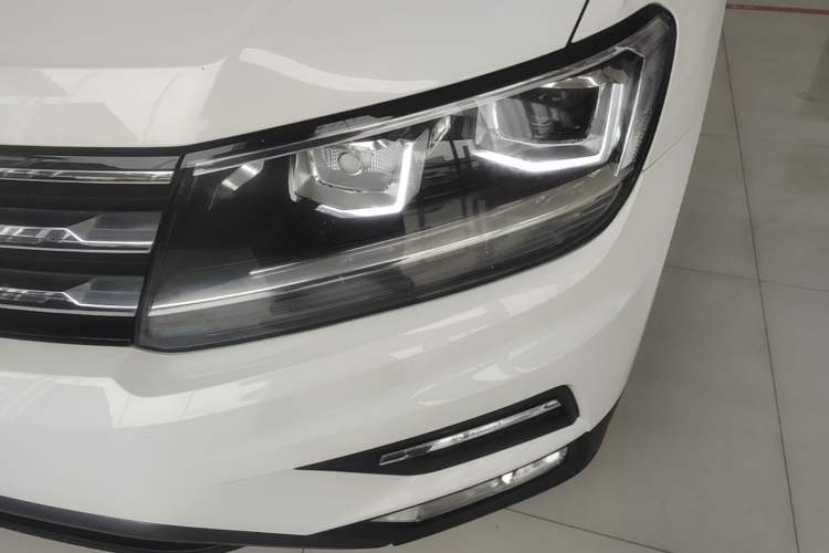Used Volkswagen Tiguan L 2021 280TSI Automatic Two-Wheel Drive Smart Edition Left Front Headlight