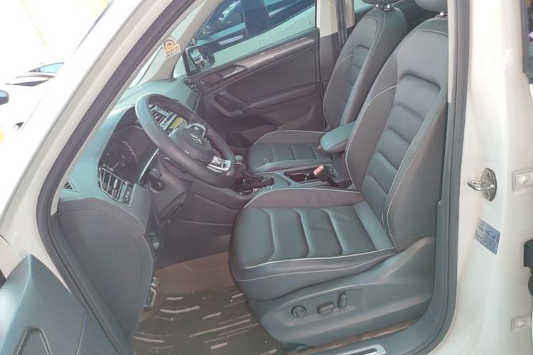 Used Volkswagen Tiguan L 2021 330TSI Automatic Two-Wheel Drive R-Line Flagship Edition Left Front Seat