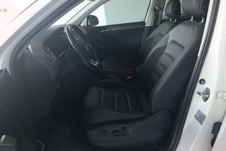 Used Volkswagen Tiguan L 2021 330TSI Automatic Two-Wheel Drive R-Line Enhanced Edition Left Front Seat