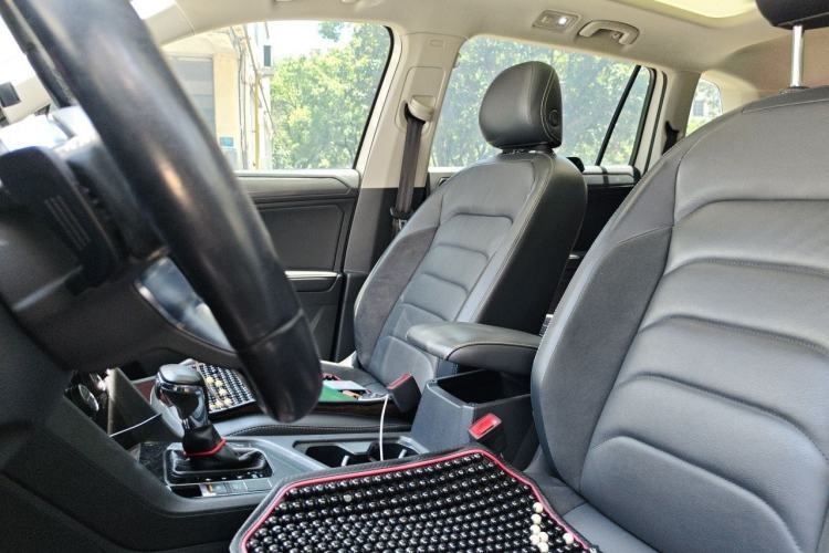 Used Volkswagen Tiguan L 2021 330TSI Automatic Two-Wheel Drive R-Line Enhanced Edition Left Front Seat