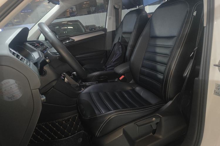 Used Volkswagen Tiguan L 2021 280TSI Automatic Two-Wheel Drive Comfort Edition – Low-Trim Version Left Front Seat