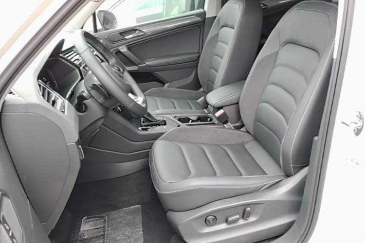 Used Volkswagen Tiguan L 2021 330TSI Automatic Two-Wheel Drive R-Line Enhanced Edition Left Front Seat