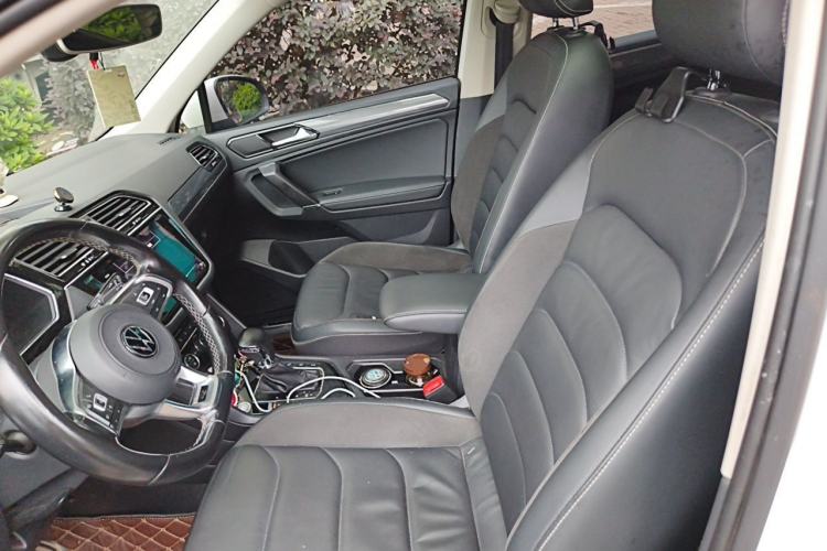 Used Volkswagen Tiguan L 2021 330TSI Automatic Two-Wheel Drive R-Line Enhanced Edition Left Front Seat