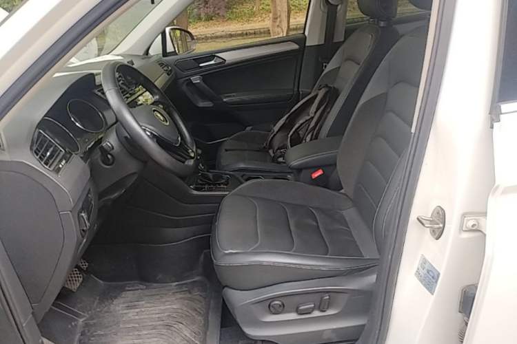 Used Volkswagen Tiguan L 2021 330TSI Automatic Two-Wheel Drive Smart Edition Left Front Seat