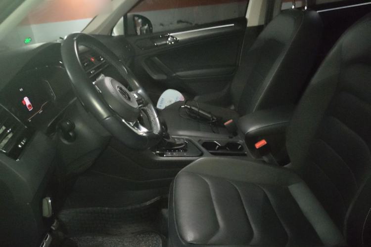 Used Volkswagen Tiguan L 2021 330TSI Automatic Two-Wheel Drive R-Line Enhanced Edition Left Front Seat