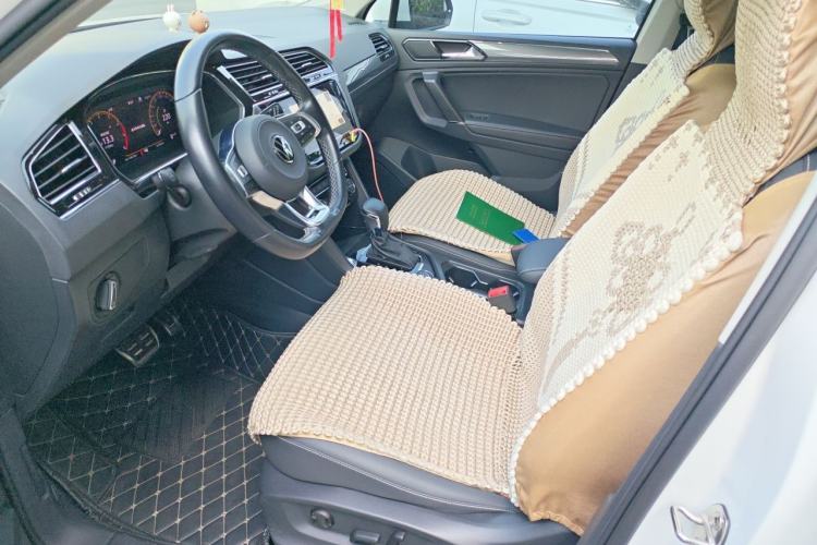 Used Volkswagen Tiguan L 2021 380TSI Automatic All-Wheel Drive R-Line Comfort Plus 7-Seater Left Front Seat