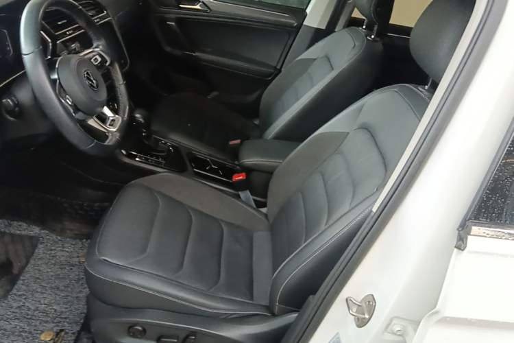 Used Volkswagen Tiguan L 2021 330TSI Automatic Two-Wheel Drive R-Line Enhanced Edition Left Front Seat