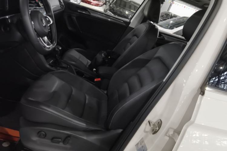 Used Volkswagen Tiguan L 2021 330TSI Automatic Two-Wheel Drive R-Line Enhanced Edition Left Front Seat