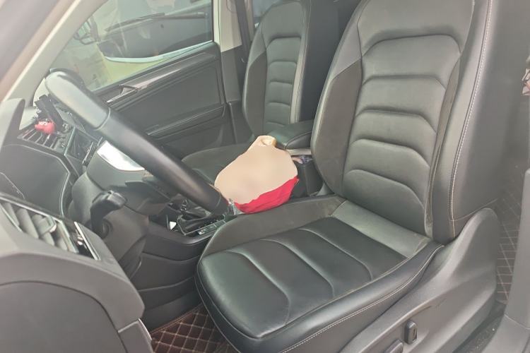 Used Volkswagen Tiguan L 2021 330TSI Automatic Two-Wheel Drive R-Line Enhanced Edition Left Front Seat