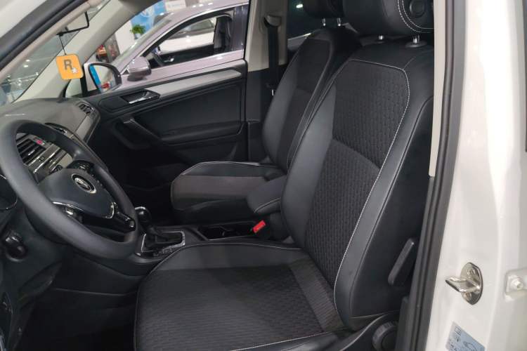 Used Volkswagen Tiguan L 2021 330TSI Automatic Two-Wheel Drive Comfort Edition Left Front Seat