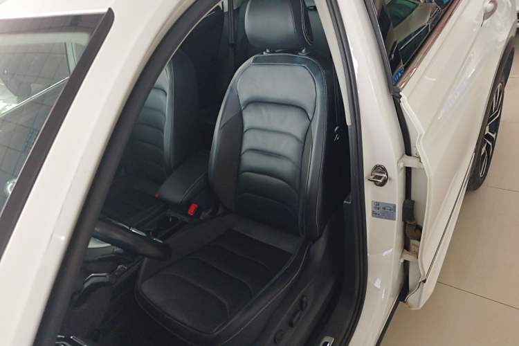 Used Volkswagen Tiguan L 2021 330TSI Automatic Two-Wheel Drive R-Line Enhanced Edition Left Front Seat