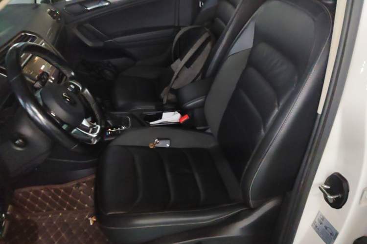 Used Volkswagen Tiguan L 2021 330TSI Automatic Two-Wheel Drive R-Line Enhanced Edition Left Front Seat