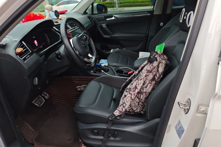 Used Volkswagen Tiguan L 2021 330TSI Automatic Two-Wheel Drive R-Line Enhanced Edition Left Front Seat