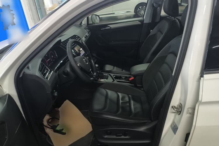 Used Volkswagen Tiguan L 2021 330TSI Automatic Two-Wheel Drive Smart Edition Left Front Seat
