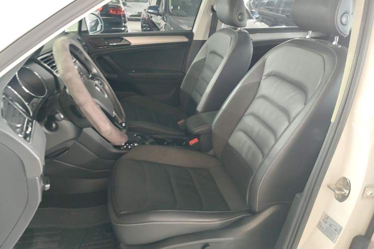 Used Volkswagen Tiguan L 2021 330TSI Automatic Two-Wheel Drive Smart Edition Left Front Seat