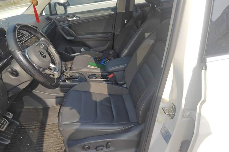 Used Volkswagen Tiguan L 2021 330TSI Automatic Two-Wheel Drive R-Line Enhanced Edition Left Front Seat