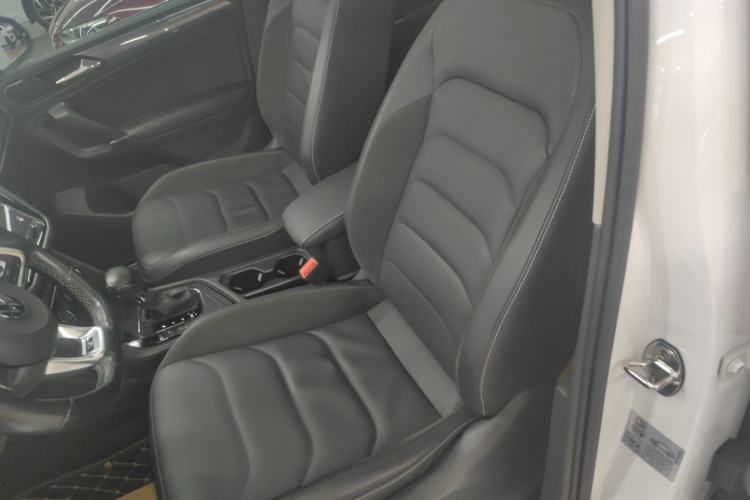 Used Volkswagen Tiguan L 2021 330TSI Automatic Two-Wheel Drive R-Line Enhanced Edition Left Front Seat