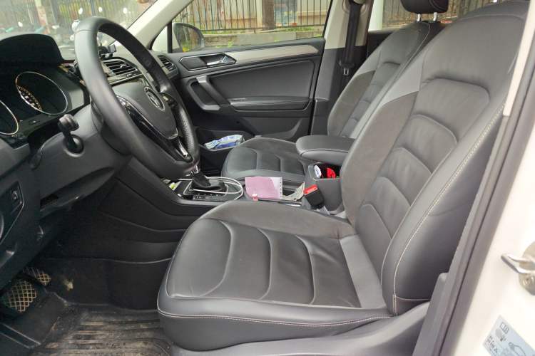 Used Volkswagen Tiguan L 2021 330TSI Automatic Two-Wheel Drive Smart Edition Left Front Seat
