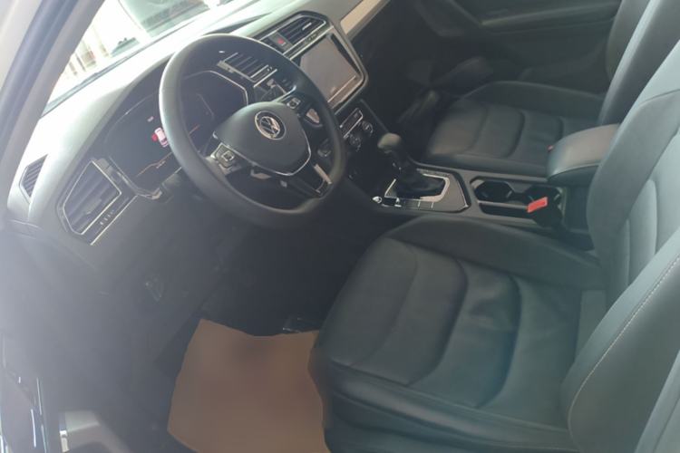 Used Volkswagen Tiguan L 2021 330TSI Automatic Two-Wheel Drive Smart Edition Left Front Seat