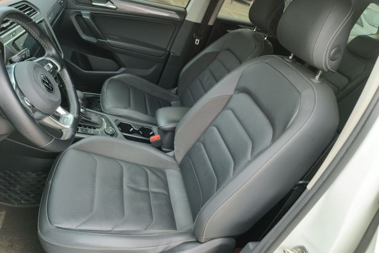 Used Volkswagen Tiguan L 2021 380TSI Automatic All-Wheel Drive R-Line Comfort Plus 7-Seater Left Front Seat