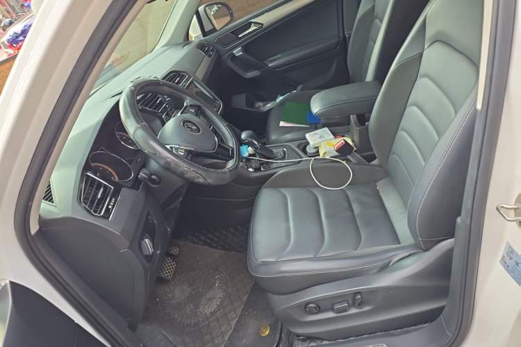 Used Volkswagen Tiguan L 2021 330TSI Automatic Two-Wheel Drive Smart Edition Left Front Seat