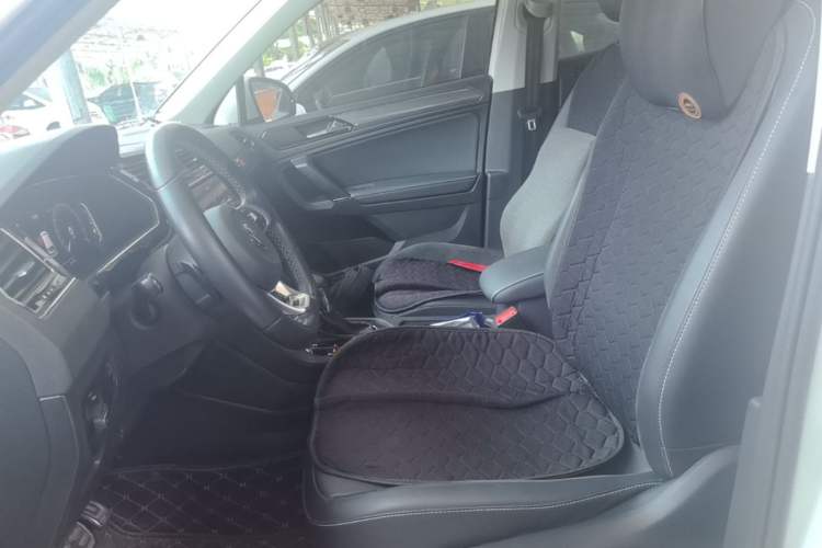 Used Volkswagen Tiguan L 2021 330TSI Automatic Two-Wheel Drive R-Line Enhanced Edition Left Front Seat