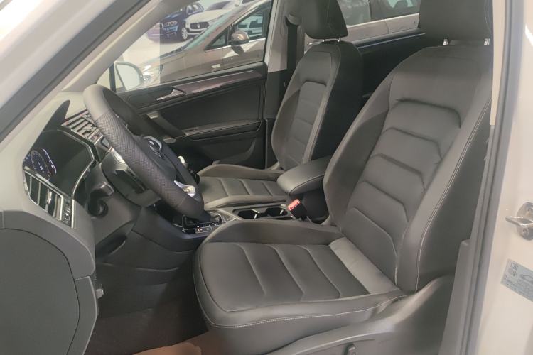 Used Volkswagen Tiguan L 2021 380TSI Automatic All-Wheel Drive R-Line Comfort Plus 7-Seater Left Front Seat