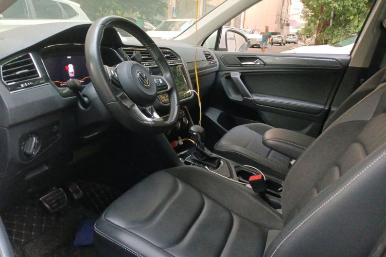 Used Volkswagen Tiguan L 2021 330TSI Automatic Two-Wheel Drive R-Line Enhanced Edition Left Front Seat