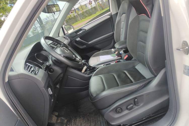 Used Volkswagen Tiguan L 2021 330TSI Automatic Two-Wheel Drive Smart Edition Left Front Seat