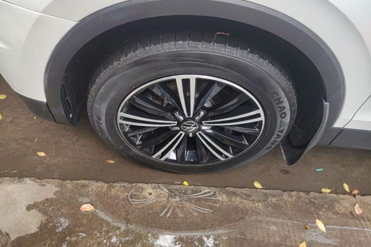 Used Volkswagen Tiguan L 2021 280TSI Automatic Two-Wheel Drive Smart Edition Left Front Wheel Hub