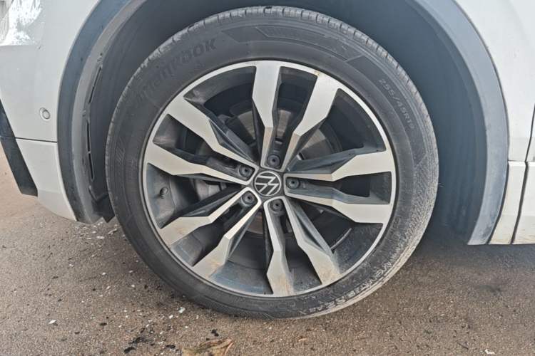 Used Volkswagen Tiguan L 2021 330TSI Automatic Two-Wheel Drive R-Line Enhanced Edition Left Front Wheel Hub
