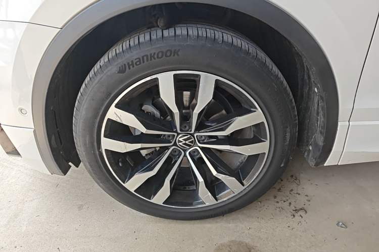 Used Volkswagen Tiguan L 2021 330TSI Automatic Two-Wheel Drive R-Line Enhanced Edition Left Front Wheel Hub