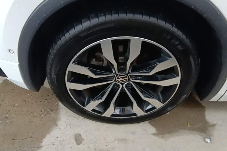 Used Volkswagen Tiguan L 2021 330TSI Automatic Two-Wheel Drive R-Line Enhanced Edition Left Front Wheel Hub