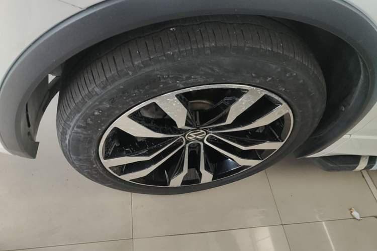 Used Volkswagen Tiguan L 2021 330TSI Automatic Two-Wheel Drive R-Line Enhanced Edition Left Front Wheel Hub