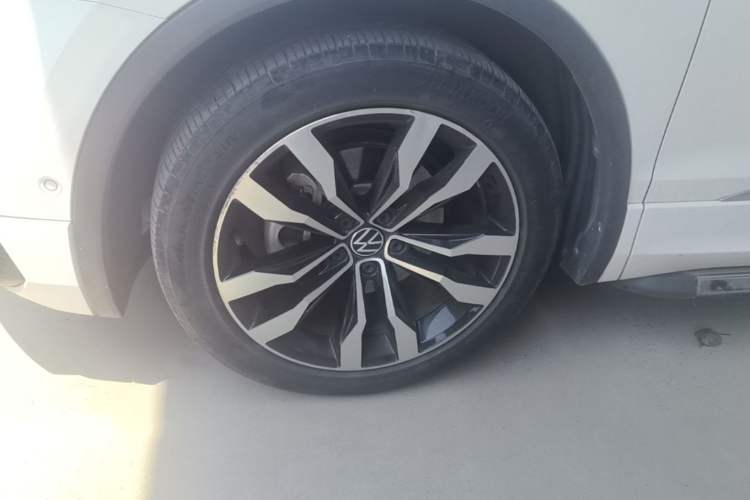 Used Volkswagen Tiguan L 2021 330TSI Automatic Two-Wheel Drive R-Line Enhanced Edition Left Front Wheel Hub