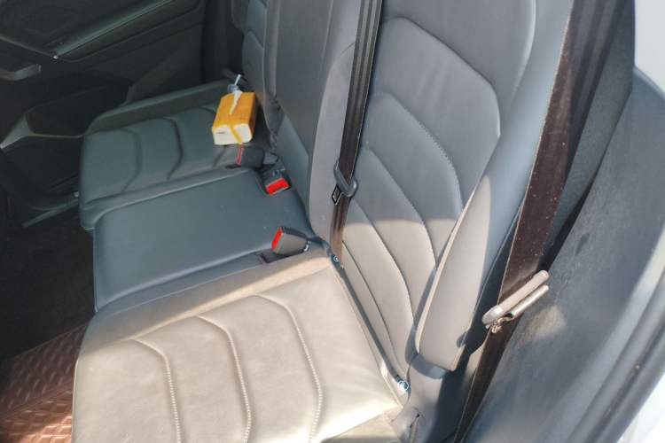 Used Volkswagen Tiguan L 2021 330TSI Automatic Two-Wheel Drive R-Line Enhanced Edition Left Rear Seat