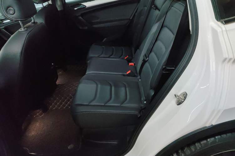 Used Volkswagen Tiguan L 2021 330TSI Automatic Two-Wheel Drive Smart Edition Left Rear Seat