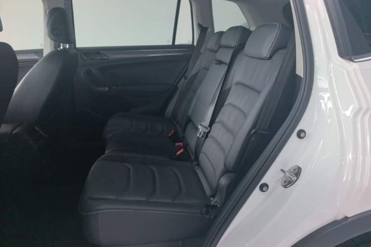 Used Volkswagen Tiguan L 2021 330TSI Automatic Two-Wheel Drive R-Line Enhanced Edition Left Rear Seat