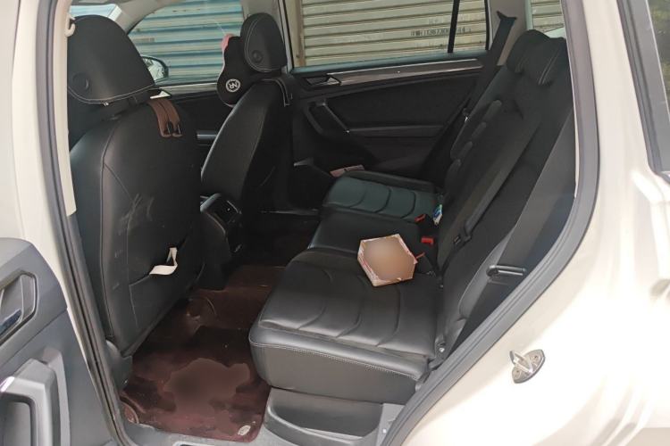 Used Volkswagen Tiguan L 2021 330TSI Automatic Two-Wheel Drive R-Line Enhanced Edition Left Rear Seat