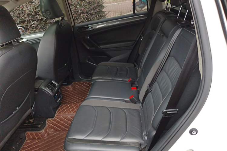 Used Volkswagen Tiguan L 2021 330TSI Automatic Two-Wheel Drive R-Line Enhanced Edition Left Rear Seat